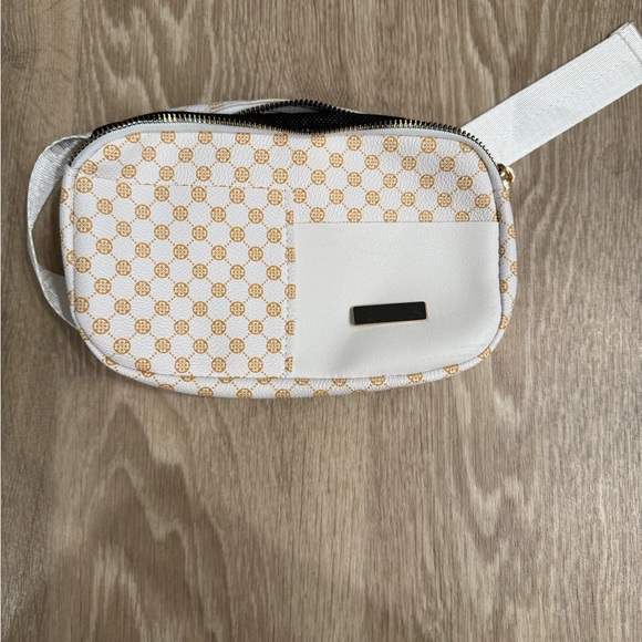 Handbags - Stylish White and Gold Crossbody Bag